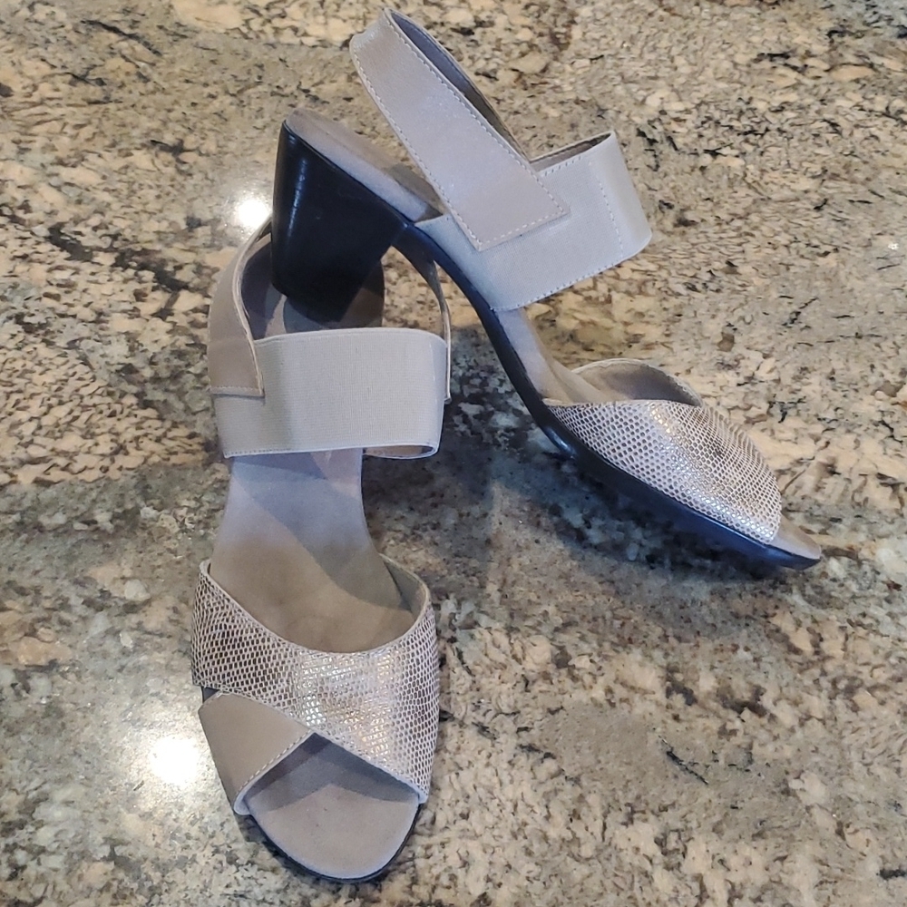 Munro* Heels